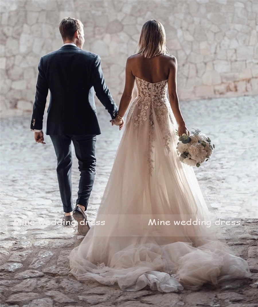 Roycebridal Robe de mariée en dentelle transparente avec appliques florales 3D, sans bretelles, en tulle fendu, gris foncé, argenté, style bohème, avec cristaux