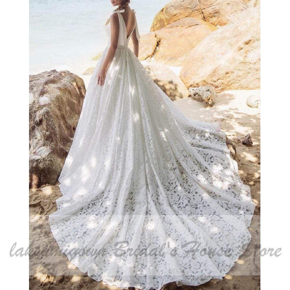 Vintage Lace Princess Wedding Gowns Deep V-neck - ROYCEBRIDAL OFFICIAL STORE