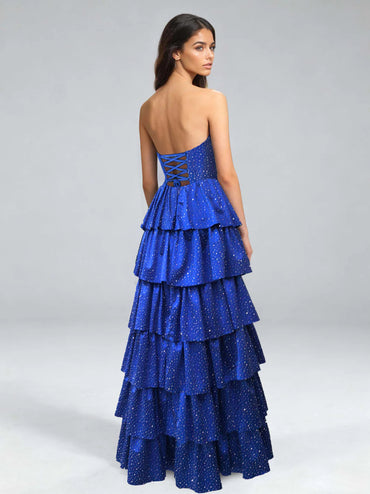 Robe fourreau courte noire asymétrique avec perles