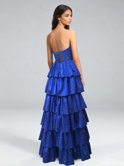 Robe fourreau courte noire asymétrique avec perles