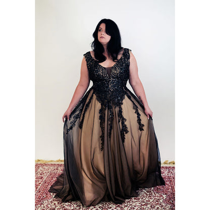 V Neck Off the Shoulder Open Back Lace Up Appliques Tulle A Line Gothic Black Wedding Dress