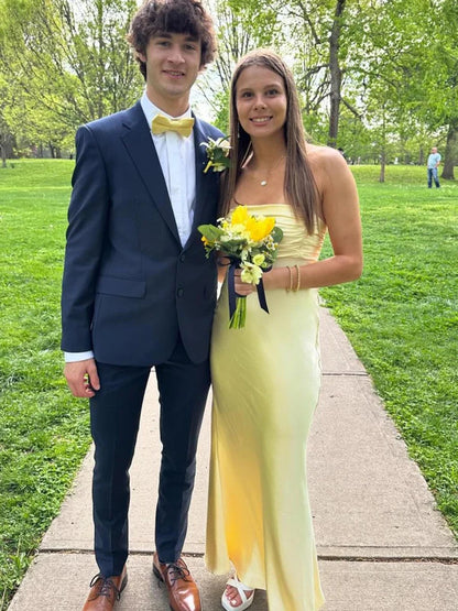 Blaues Neckholder-Abschlussballkleid mit Plissee und Ausschnitten aus Satin in A-Linie