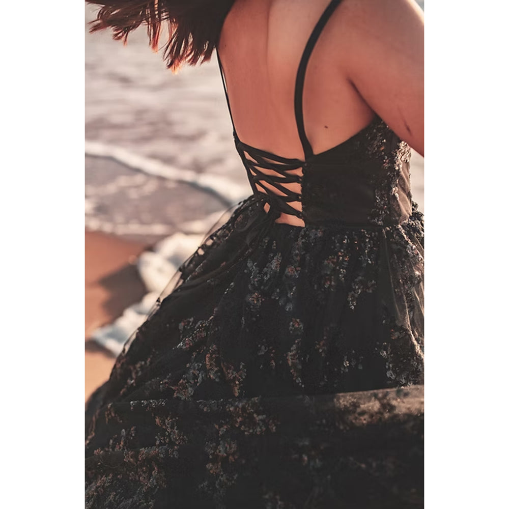Sexy V Neck Spaghetti Straps Back Lace Up Tulle A Line Gothic Black Wedding Dress