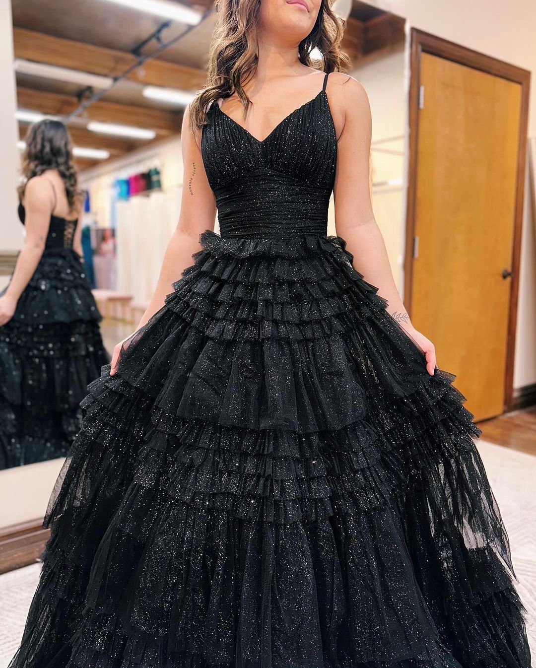 Roycebridal Emerson | Black A-Line Deep V Neck Tiered Long Glitter Tulle Prom Dress