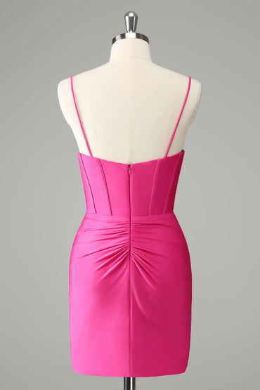 Robe de soirée courte plissée fuchsia à bretelles spaghetti moulantes