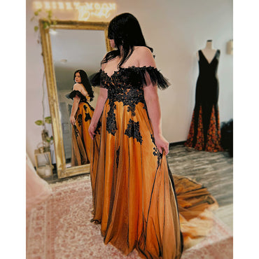 Sexy Sweetheart Neck Off the Shoulder Open Back Lace Up Appliques Tulle A Line Gothic Black Wedding Dress