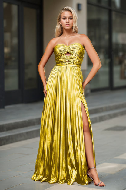 Robe fourreau courte noire asymétrique avec perles