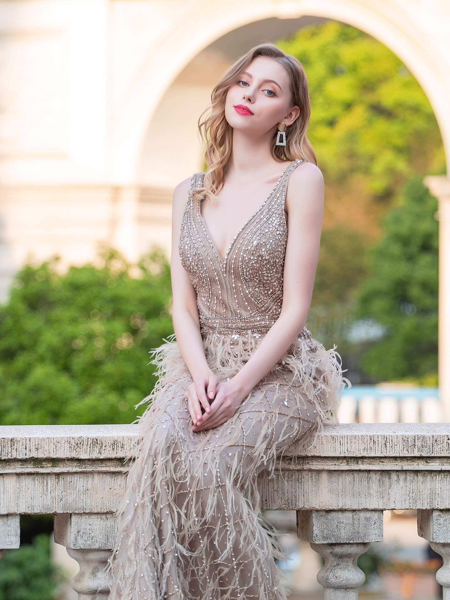 Roycebridal Mermaid V-neck V-back Beaded Feather Luxurious Fashion Formal Evening Dresses Sleeveless Floor Length