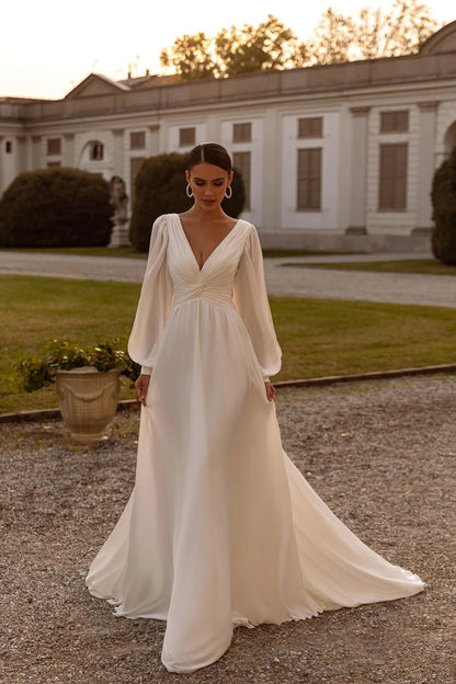 Blaues Neckholder-Abschlussballkleid mit Plissee und Ausschnitten aus Satin in A-Linie