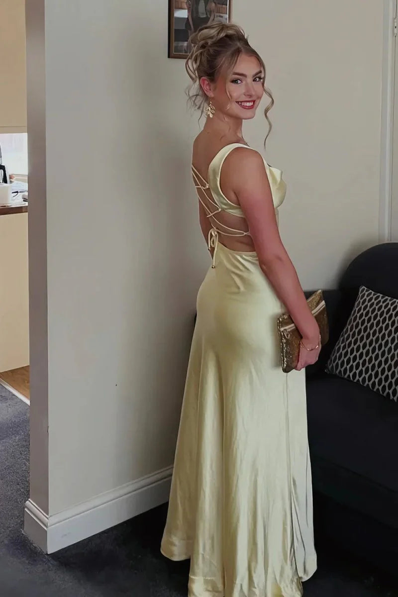 Blaues Neckholder-Abschlussballkleid mit Plissee und Ausschnitten aus Satin in A-Linie