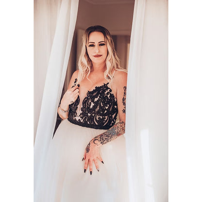 Sexy V Neck Spaghetti Straps Lace Top Tulle A Line Gothic Black Wedding Dress
