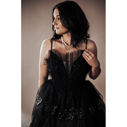 Sexy Scalloped Neck Spaghetti Straps Lace Open Back Lace Tulle A Line Gothic Black Wedding Dress