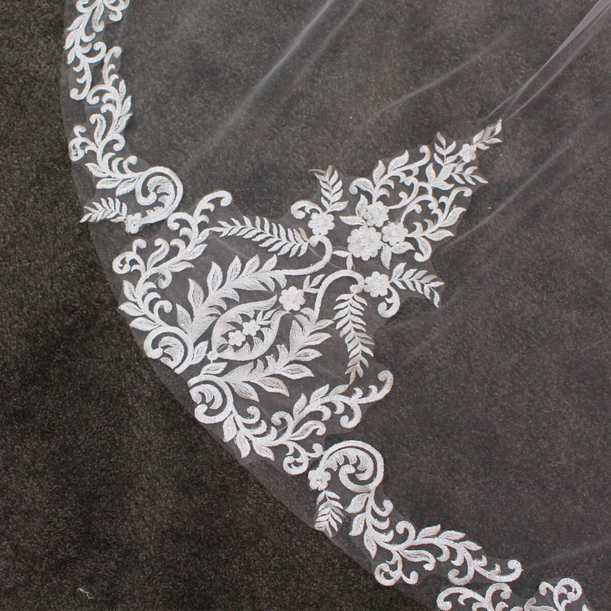 Cathedral Length Spanish Mantilla Veil Viniodress V685-Veils-Viniodress-Ivory-Viniodress
