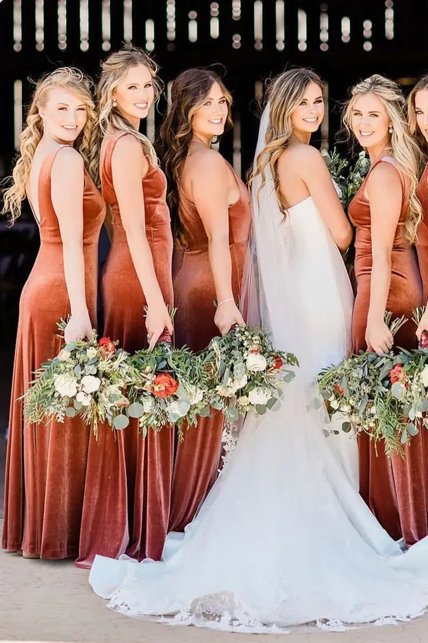 Roycebridal Winter Rust Velvet Bridesmaid Dress V Neck Sleeveless Wedding Guest Dress