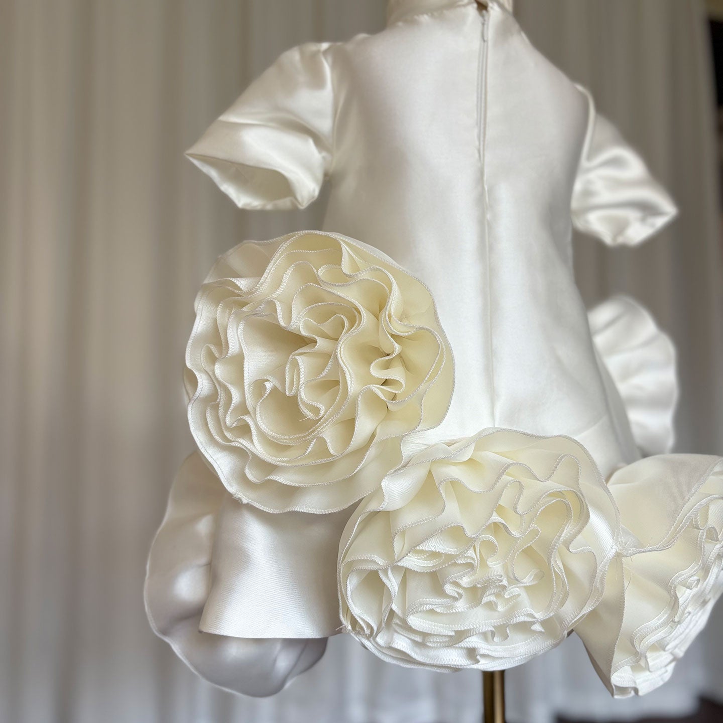 Roycebridal Elegant White Dubai Girl Dress 3D Flowers Arabric Princess Kids Wedding Birthday Party First Communion Gown 2025 J166
