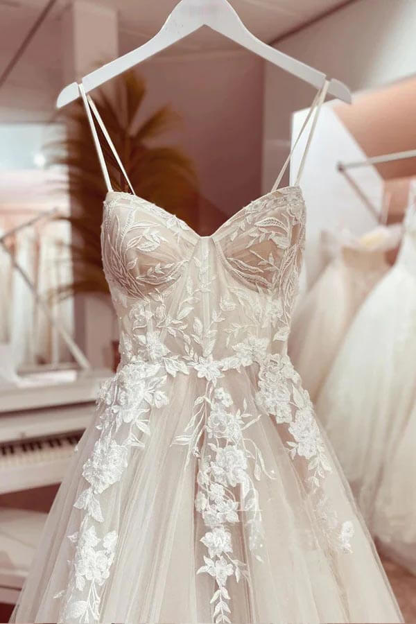 Tulle A-line Sweetheart Spaghetti Straps Wedding Dress With Appliques, MW948 | tulle wedding dress | wedding dresses near me | bridal style | musebridals.com