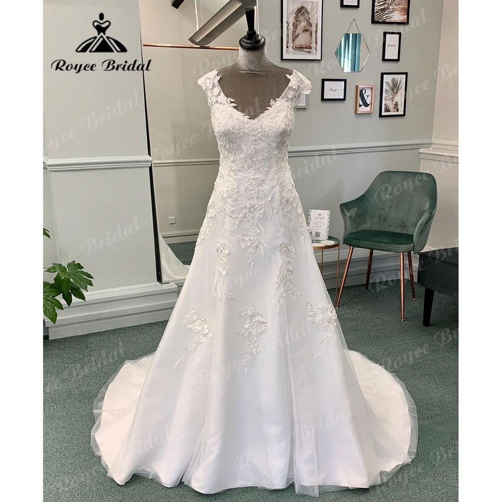 Vinatge Lace Appliques V Neck Soft Satin Wedding Dress with Short Sleeve 2024 Bridal Gown Backless vestido de novia Roycebridal