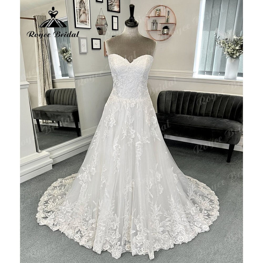 Vintage Lace Appliques V Neck Wedding Dress for Women  Sleeveless Beach Bridal Gown Custom Made Lace Up Back Roycebridal