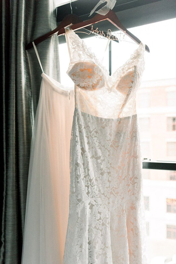 Vintage Ivory Lace Mermaid V Neck Wedding Dress, Bridal Dresses, MW533 | lace wedding dress online | wedding gowns | mermaid wedding dresses | bridal gowns | www.musebridals.com