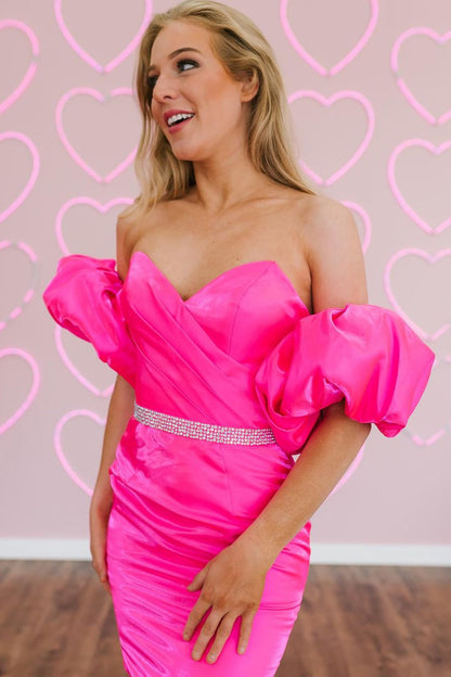 Ayla |Etuikleid in Pink mit Perlenbesatz