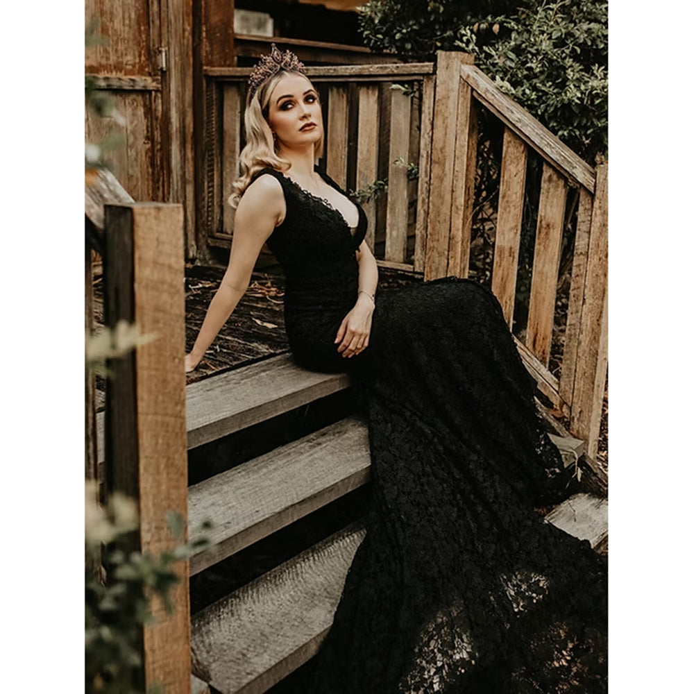 V-Ausschnitt Langarm Spitze Perlen Top A Linie Gothic Schwarzes Brautkleid