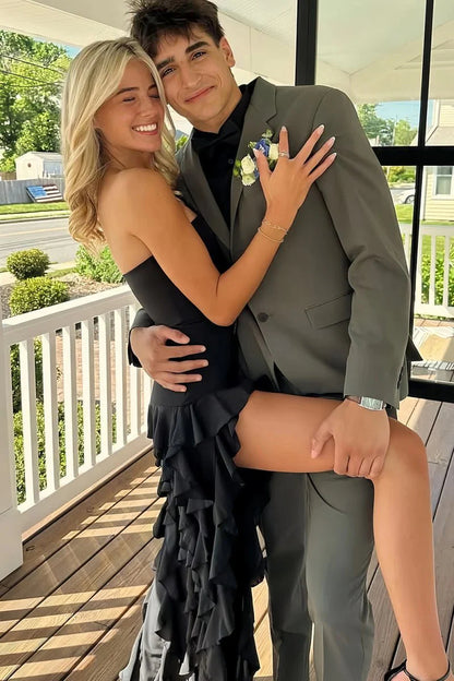 Blaues Neckholder-Abschlussballkleid mit Plissee und Ausschnitten aus Satin in A-Linie