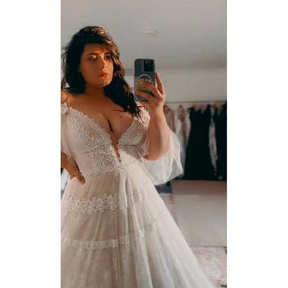 Sexy Sweetheart Neck Spaghetti Straps Off the Shoulder Short Cap Sleeve Lace Appliques Tulle A Line Gothic Black Wedding Dress