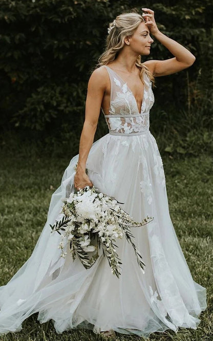 Robe fourreau courte noire asymétrique avec perles