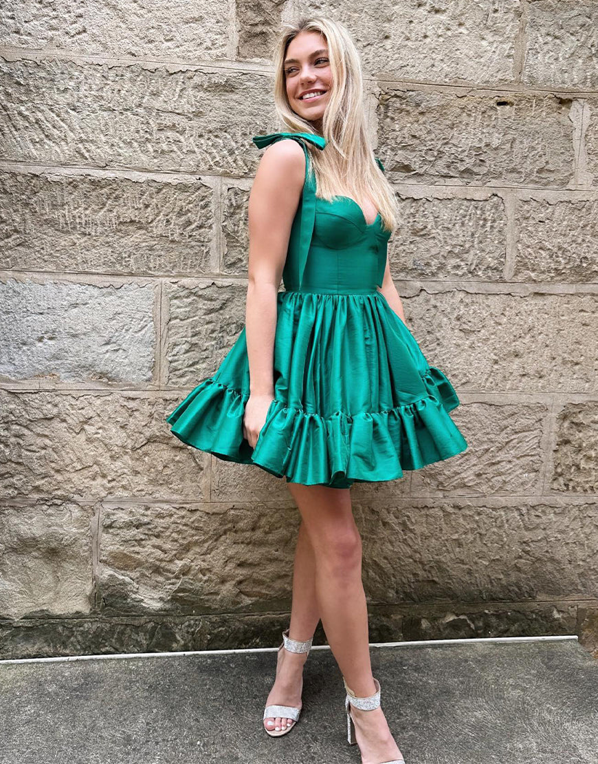 Sabrina | A-Linien-Heimkehrkleid mit Herzausschnitt und Rüschen