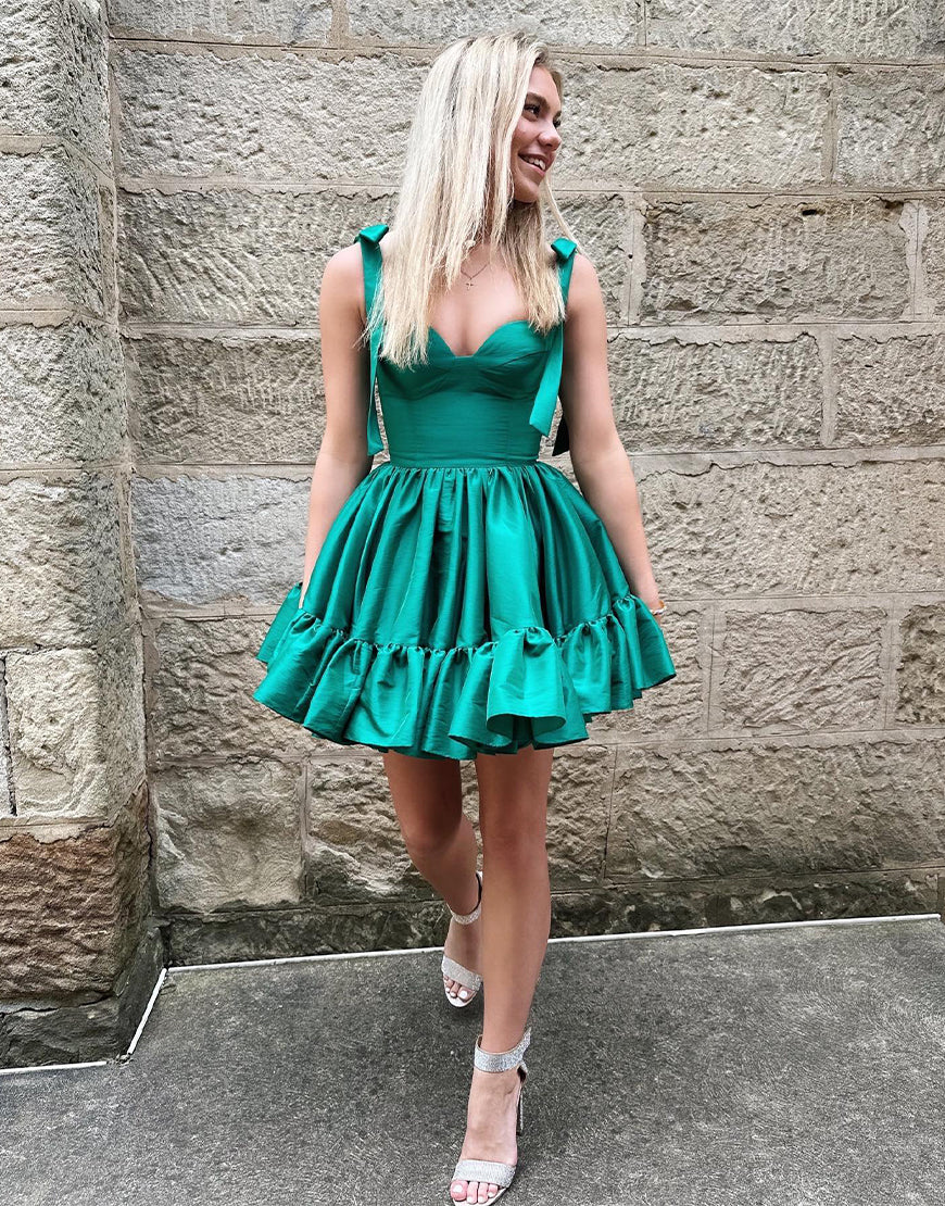 Sabrina | A-Linien-Heimkehrkleid mit Herzausschnitt und Rüschen