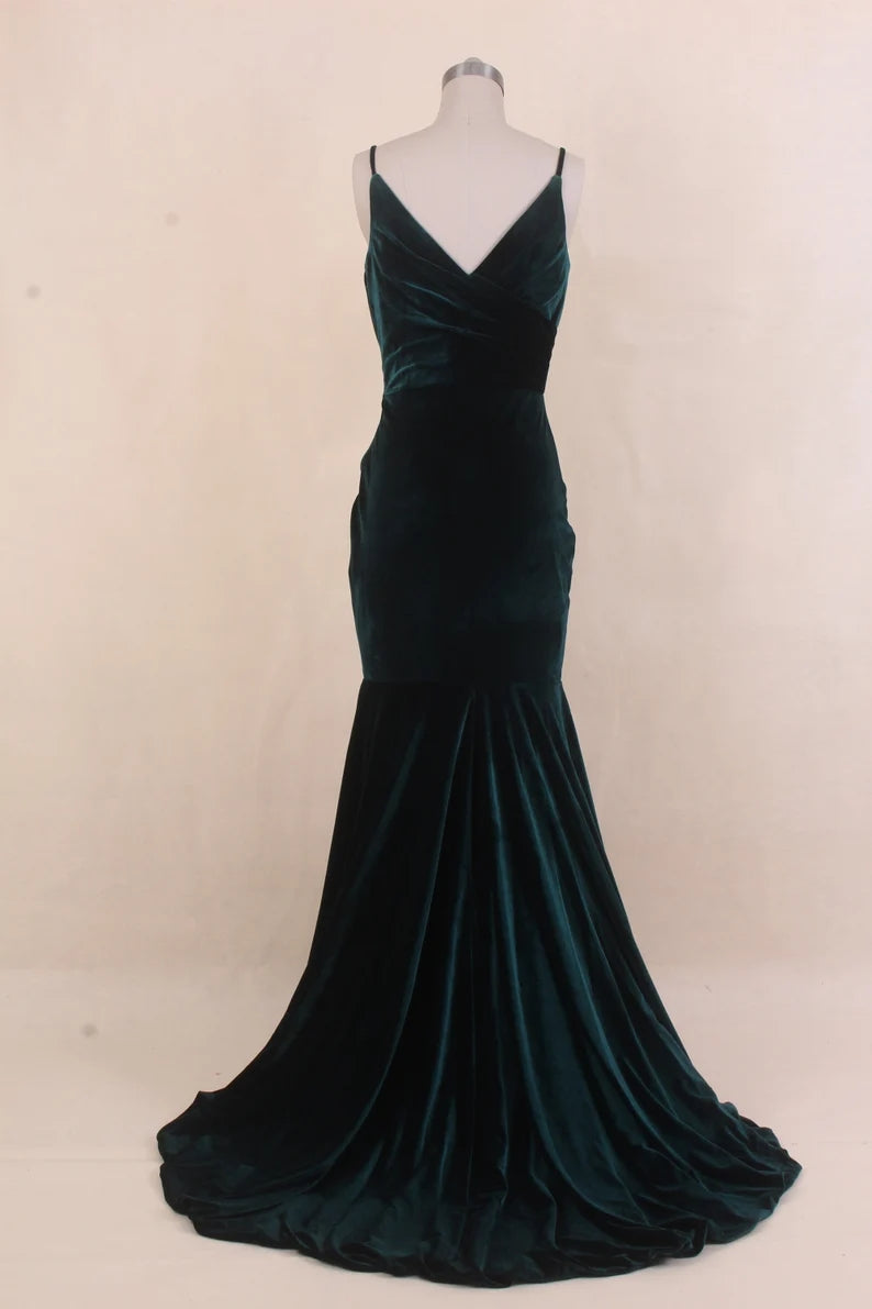 Roycebridal Winter Emerald Green Velvet Bridesmaid Dresses Canada V Neck Sleeveless