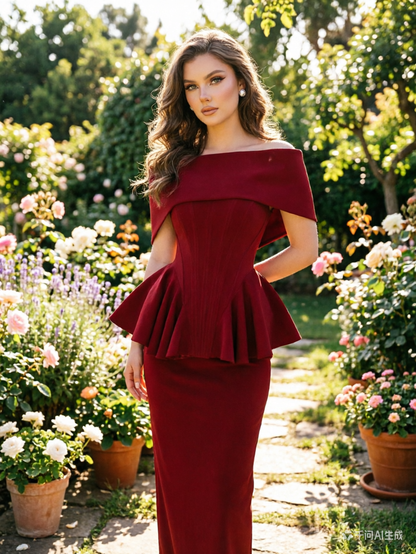 Robe de soirée deux pièces moderne à épaule dénudée et péplum bordeaux