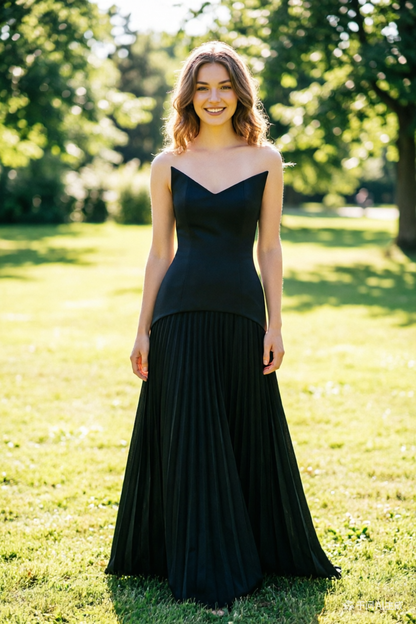 Black Strapless Pleated Prom Dress Structured Bodice Evening Gown for Formal Events