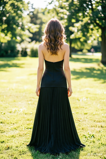 Black Strapless Pleated Prom Dress Structured Bodice Evening Gown for Formal Events