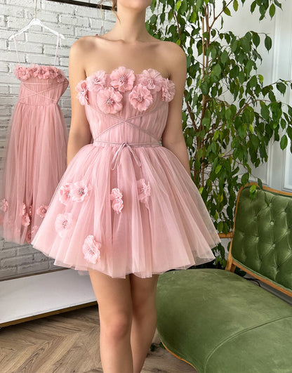 Iris | Robe de soirée courte trapèze avec fleurs faites à la main