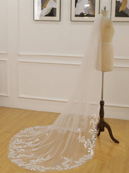 Voile de mariée simple en dentelle à traîne chapelle Roycebridal 