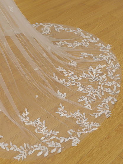 Voile de mariée simple en dentelle à traîne chapelle Roycebridal 