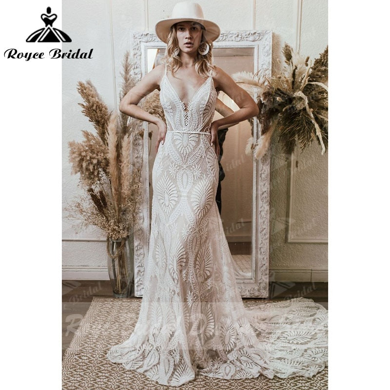 2023 Bohemian Wedding Dress V Neck Lace Boho Spaghetti Straps Backless Beach Bridal Gowns Vestido de novia Roycebridal