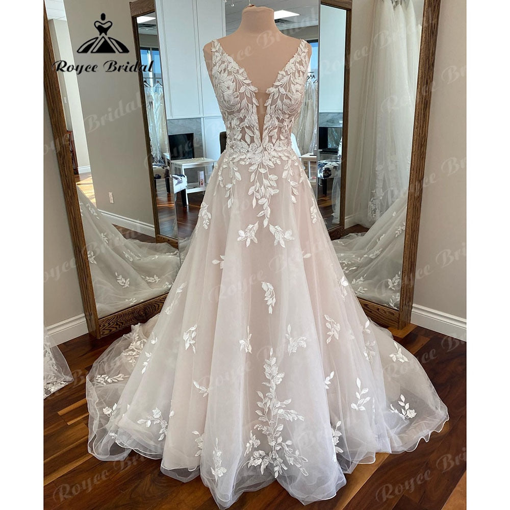 Vintage Deep V Neck Lace Applique A Line Beach Women Wedding Dress 2024 Birdal Gown Custom Made vestido de casamento Roycebridal