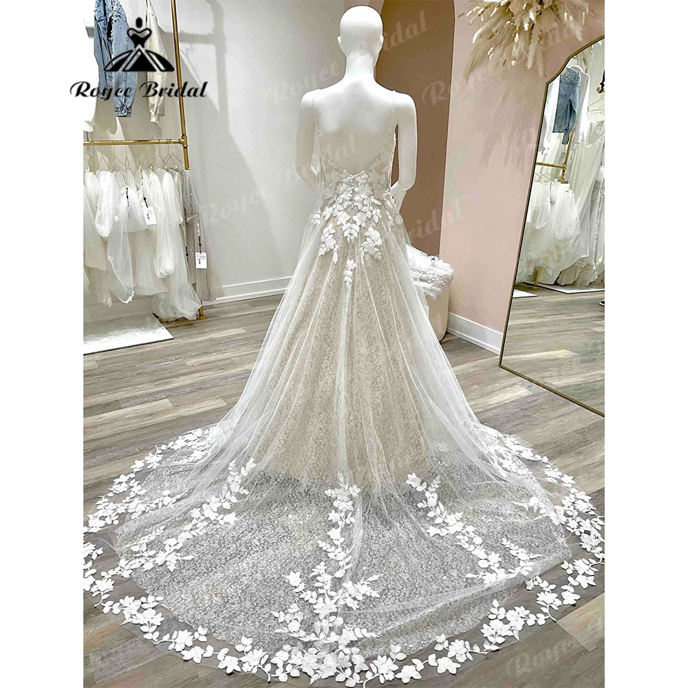 Vintage Plunging Lace Floral Champagne Open Back Boho Women Wedding Dress 2023 Bridal Gowns Spaghetti Straps abito da sposa Sexy