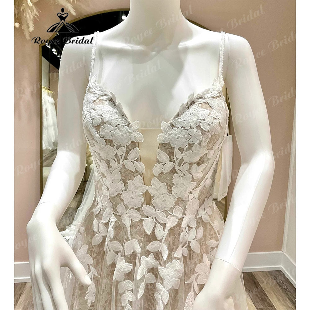 Vintage Plunging Lace Floral Champagne Open Back Boho Women Wedding Dress 2023 Bridal Gowns Spaghetti Straps abito da sposa Sexy