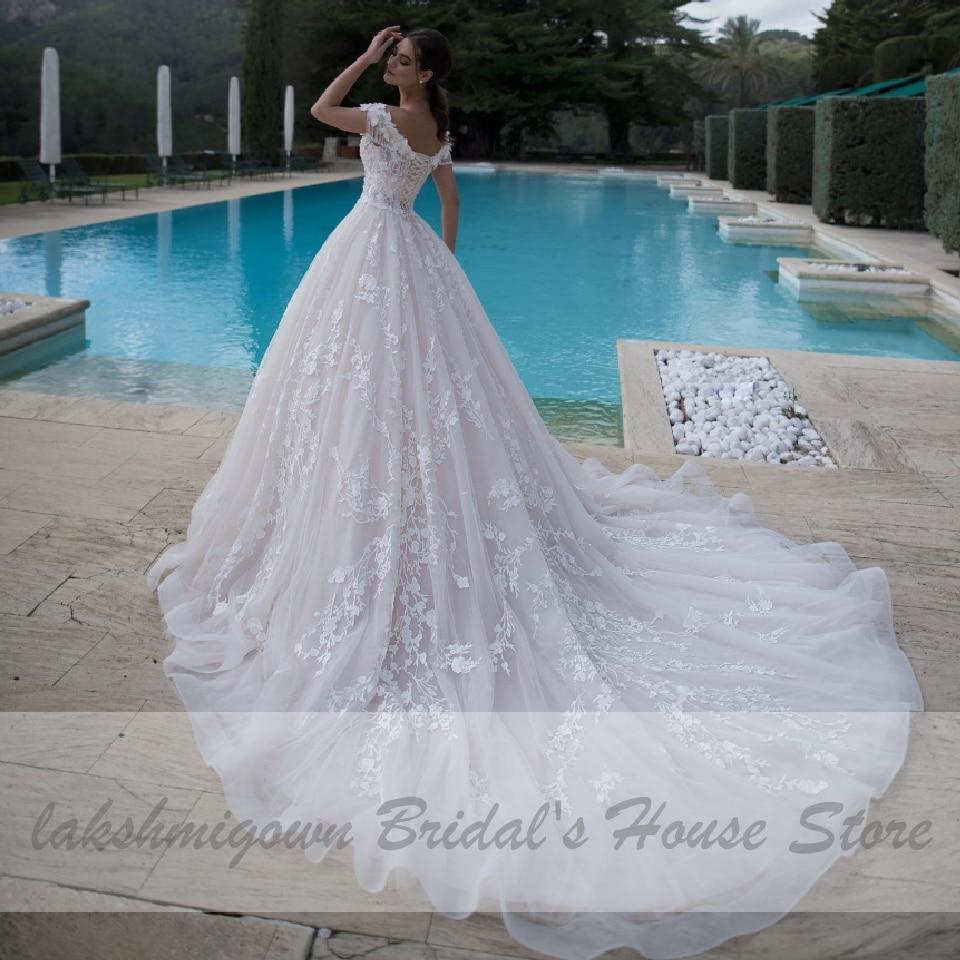 Luxury Princess Bridal Gown Vintage Lace Wedding Dresses Off the Shoulder