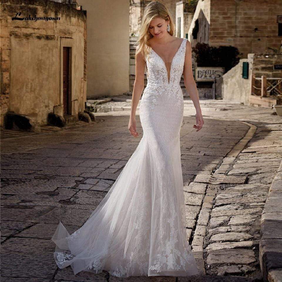 Custom Made Line A Wedding Dress With 3D Flowers, V Neck, Appliques, Puffy  Pleats, And Veil For Women From Dresstop, $173.77 | DHgate.Com