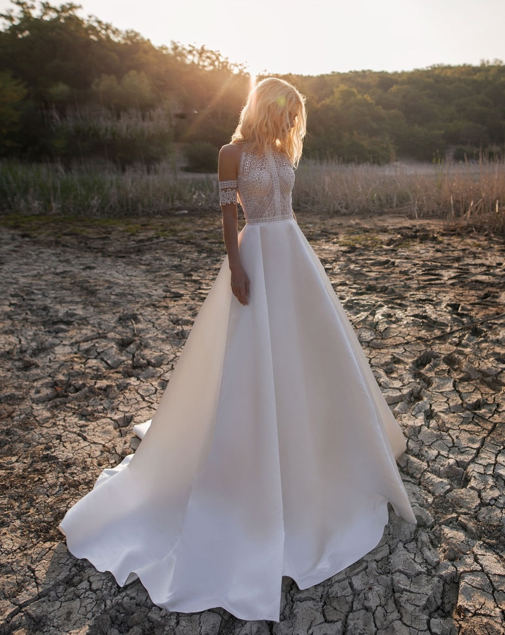 Robe De Mariee Bohemian Wedding Dresses New Design Lace Satin Bridal Gowns Button Back A-Line Wedding Dress