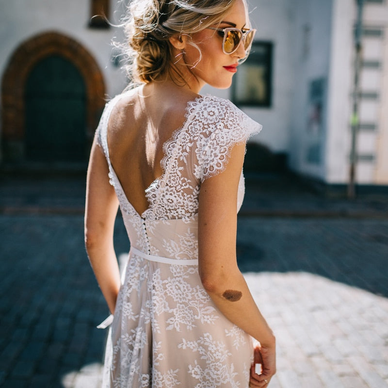 2022 Vintage Champagne Lace Bohemian Wedding Dress A Line Cap Sleeve Sexy Backless Bridal Gown Vestidos de Novia