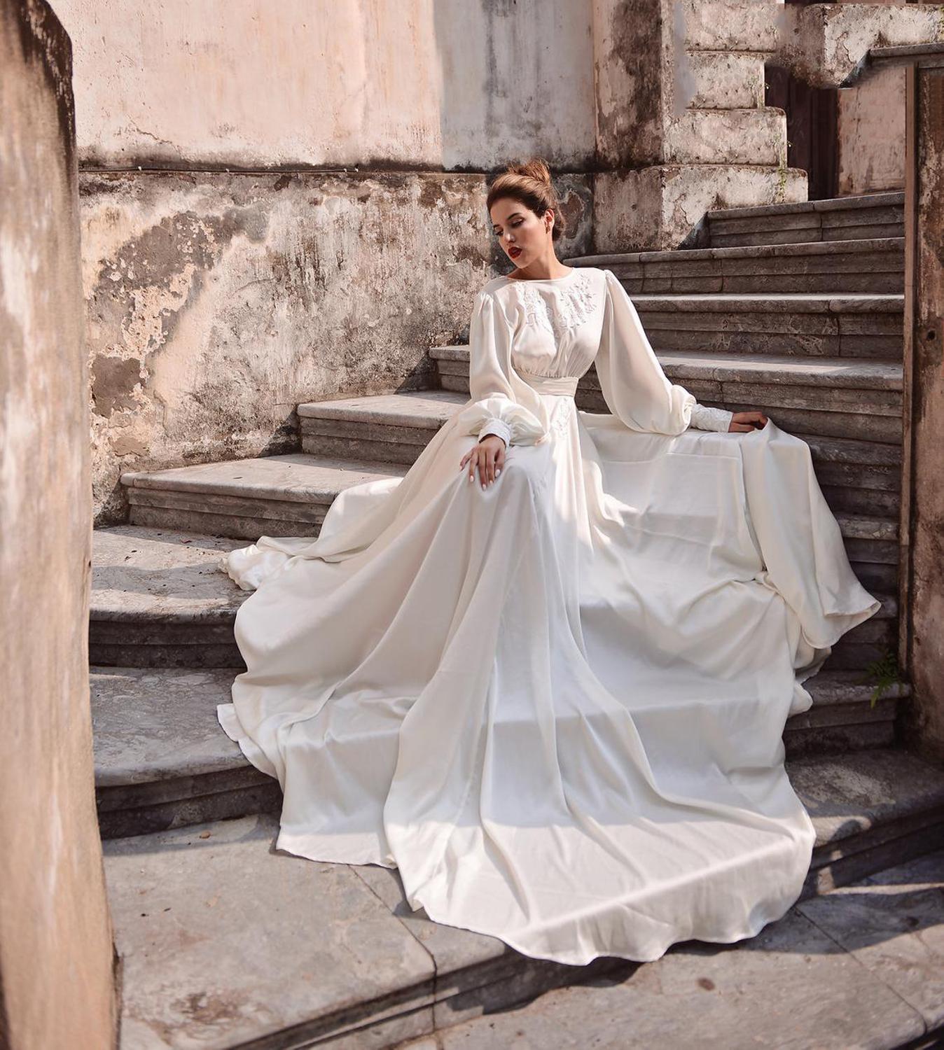 Elegant Sweetheart A Line Wedding Dress With Side Slit, Simple Satin B –  DressTok.co.uk