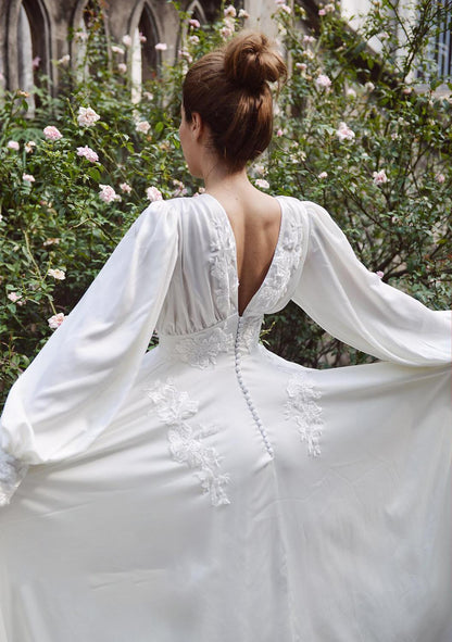 Roycebridal Simple A-Line Soft Satin Wedding Dresses Boho Lace Appliques Long Puff Sleeves Bridal Gown Vintage Wedding Party Gowns