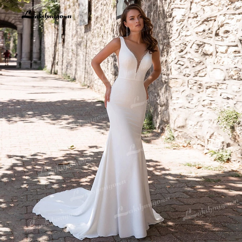 Simple Sexy Mermaid Wedding Dresses V Neck Sleeveless Beading Court Train Backless Soft Satin Gown Bridal Gown robe mariage