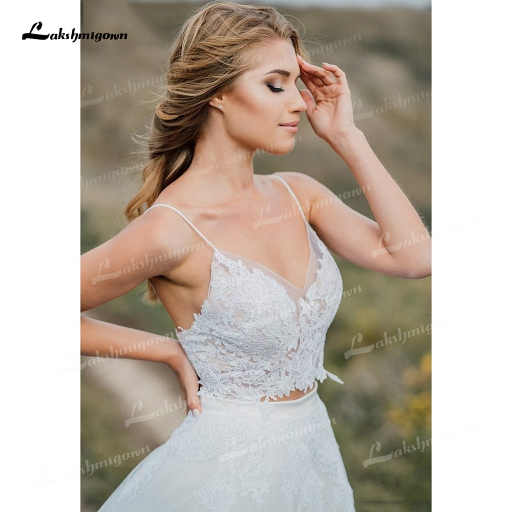 Two Piece Tulle A-Line Boho Wedding Dresses V-Neck Spaghetti Straps Backless Sleeveless Chapel Train Bride Gowns Appliques Pleat