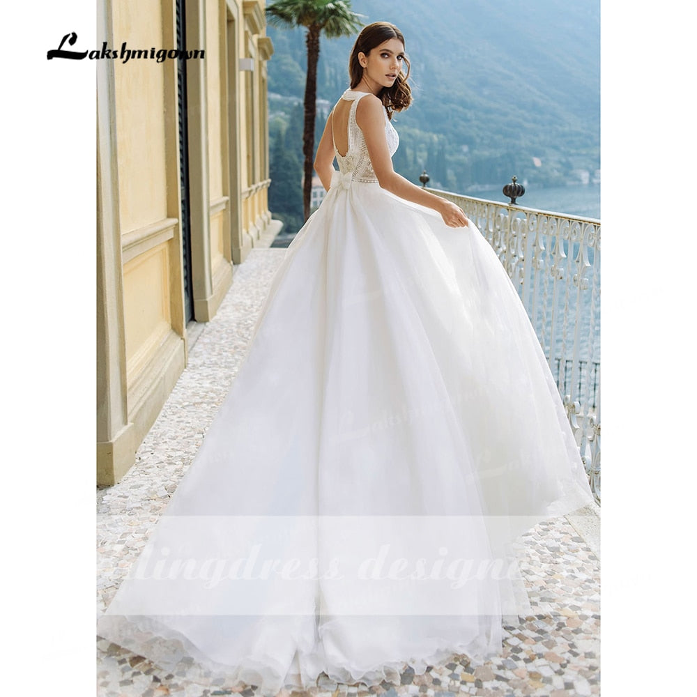 Behemia Boho Wedding Dresses V-Neck A-Line Vestido De Novia Vintage Lace Bridal Gowns Sweep Train White Long Robe De Mariée